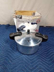 lot 278 image: New pressure cooker