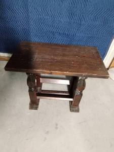 lot 222 image: Solid wiood end table with magazine rack underneath