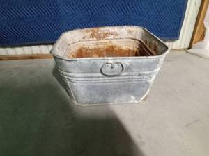 lot 220 image: Vintage wash tub