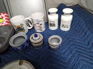 lot 203 image: Bakeware, stove top grill, vintage turkey canning set, S&P, and more