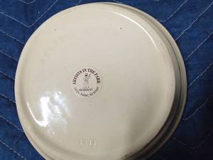 lot 93 image: 1973 Watt Pottery co. Nectors Assoc commemorative pie plate