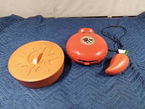 lot 82 image: Quesadia Maker, salsa dish, tortilla warmer