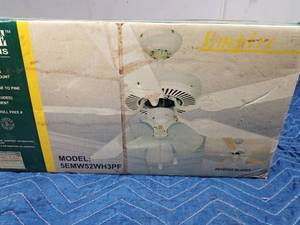 lot 73 image: New Heritage 52 ceiling fan in the box