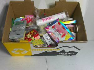 lot 2 image: Apple Box of Cosmetics Health and Beauty Products