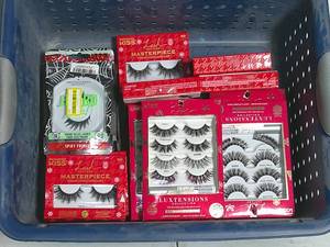 lot 5 image: Small Bin of Fake Eye Lashes