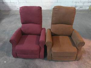 lot 85 image: 6 - Recliners missing Legs - sold as is