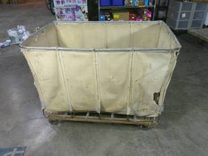 lot 95 image: Vintage Laundry Flour Truck (48 x 33 x 37)