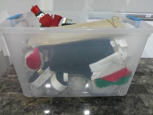 lot 100 image: Bin of Mixed Christmas Decor