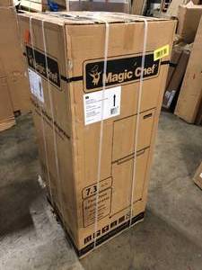 Magic Chef 7.3 cu. ft. 2-Door Mini Fridge in White with Freezer    Customer Returns See Pictures