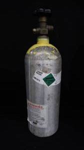 lot 7 image: FULL CO2 TANK (FOOD AND BEVERAGE GRADE)