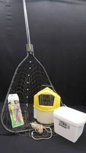 lot 27 image: ROUGH NECK FRABIL FISHING NET, FLOATING MINNOW HOLDER, FOAM WORM BOX, AND STRINGER
