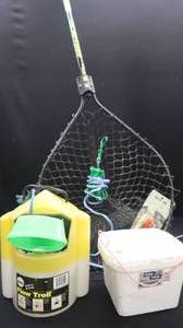 lot 28 image: FABIL FISHING NET, FLOW TROLL MINNOW HOLDER, FOAM WORM HOLDER, STRINGER