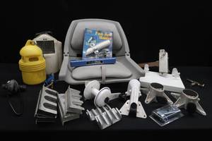 lot 37 image: LARGE LOT OF ASSORTED BOATING ITEMS
