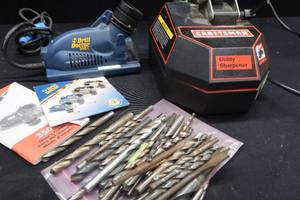 lot 79 image: SHARPENING TOOLS AND BITS