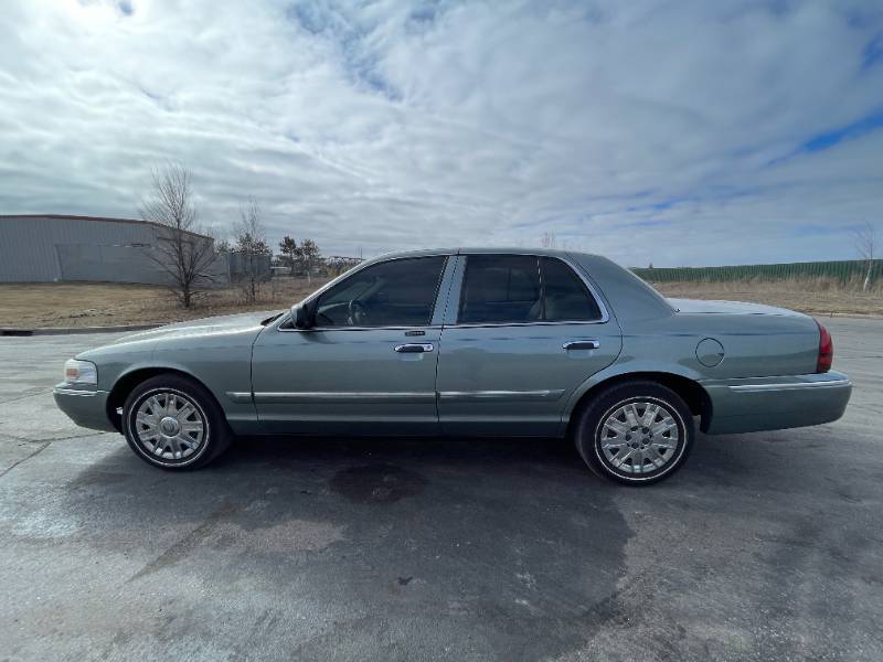 2006 Mercury Grand Marquis GS - 1 OWNER - 86,501 MILES