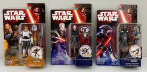 lot 86 image: Misc. Hasbro STAR WARS 3.5 Action Figures (NIB)