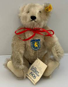 lot 146 image: 12 Vintage Steiff Mohair 1906 Replica Of Grey Geingen Teddy Bear EIN 016732