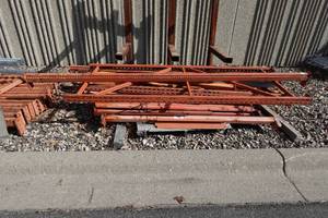 lot 492 image: Assorted Pallet Racking