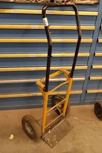 lot 526 image: 2-Wheel Dolly - Pneumatic Tires