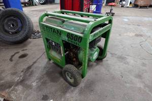 lot 2 image: Titan Industrial 6500 Watt Diesel Generator - 19 Hours