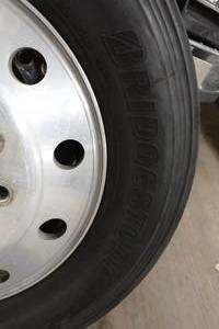 lot 7 image: Set of 2 Steer Tires for Semi - Bridgestone 28575R24.5
