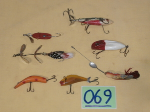 lot 69 image: 7 Vintage Fishing Lures