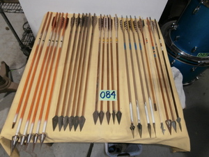 lot 84 image: Large Group of Vintage Archery Items