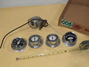 lot 6 image: Group of Vintage Airguide Marine Gauges
