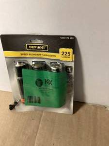 lot 1 image: Defiant 225 Lumens Aluminum Flashlight (3-Pack) Customer Returns See Pictures