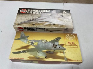 Vintage Boxed Airplane Models LINDBERG 148 Scale ME-262 Kit No. 2213, 172 McDonnell Douglas F-18A Hornet GX-155