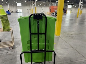 lot 20 image: Portable Emergency Eye Wash Station
