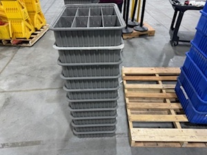 lot 41 image: 10 Storage Containers with Dividers