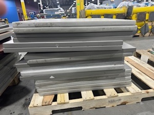 lot 113 image: Pallet of 30 x 30 TableTopsCounter Tops