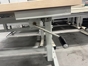 lot 122 image: Aero-Motive ErgoMotion Adjustable Height Workstation