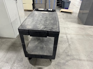 lot 133 image: Rubbermaid Utility Cart