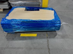 lot 134 image: Pallet of various sized TabletopsCounter Tops some with curves.