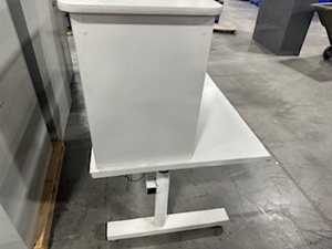 lot 142 image: Hubbel Adjustable Height Workstation (Electric)