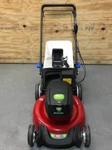 lot 12 image: Toro Lawn Mower 21in 60V Max 21357 (inlcudes battery and charger)