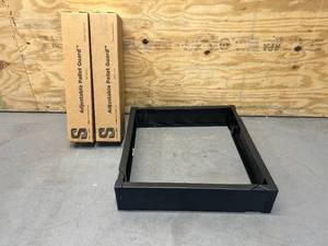 lot 72 image: Lot of 3- 7 Adjustable Pallet Guards