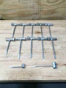 lot 89 image: Lot of 12 - Screw driver wrench combo