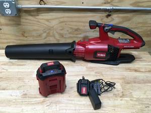 lot 6 image: New Toro 51821 60V Flex-Force Cordless 565 CFM Blower KIT 2.0 Battery & Charger