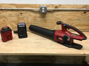 lot 128 image: Toro Flex-Force 60-volt Max 605-CFM 120-MPH Battery Handheld Leaf Blower 2.5 Ah Model # 51822 (Battery and Charger Included)