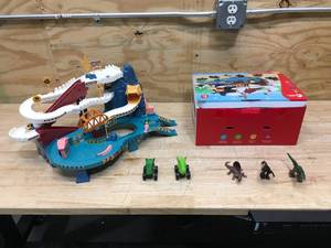 lot 165 image: Dinosaur Race Track Toy Set