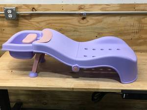 lot 170 image: Toddler Shampoo Chair
