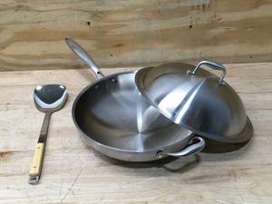 lot 154 image: 13-inch Stainless Steel Wok Set Includes Wok Lid And Spatula (Amazon Return)