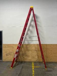 Louisville Ladder 12-Foot Fiberglass Ladder, 300-Pound Capacity, Type 1A, FS1512