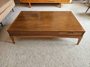 lot 4 image: Vintage Lane Rhythm Collection Low Cocktail Table