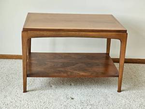 lot 5 image: Vintage Lane Rhythm Collection Side Table