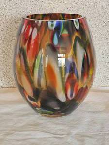 lot 43 image: Stunning Art Glass Blown Center Piece Vase