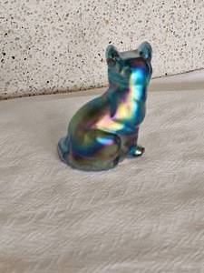 lot 75 image: Fenton Glass Cat Figure